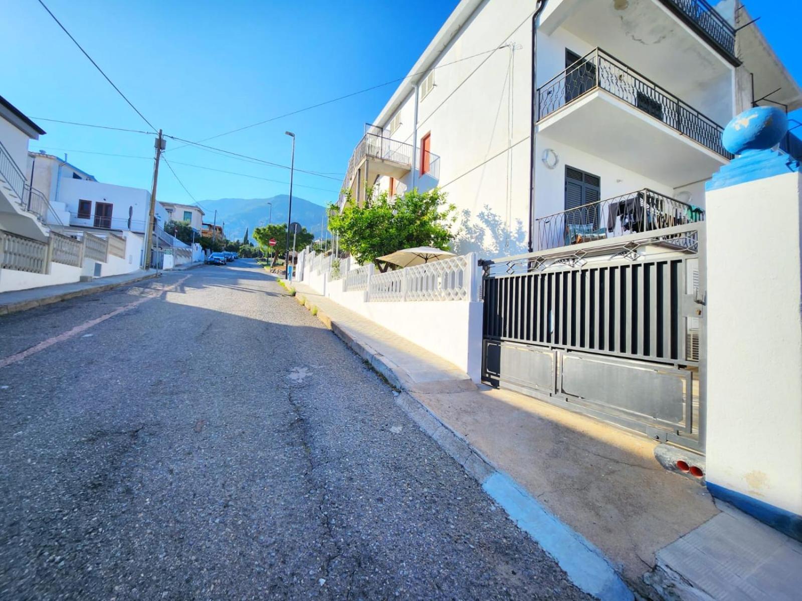 Casa Al Mare Orchidea - Motoparking - Wifi Free - Ac Cala Gonone Kültér fotó